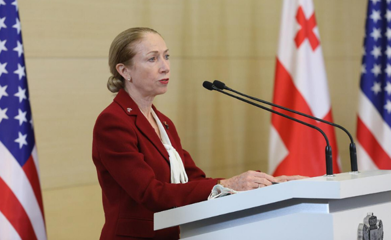 მთავრობას მტკიცედ ვთხოვთ, სააკაშვილის  სასამართლო პროცესი იყოს სამართლიანი - კელი დეგნანი