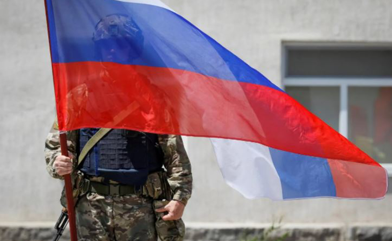 რუსი აგრესორები თავიანთი ჯარისკაცების გვამებს ორმოებში წვავენ