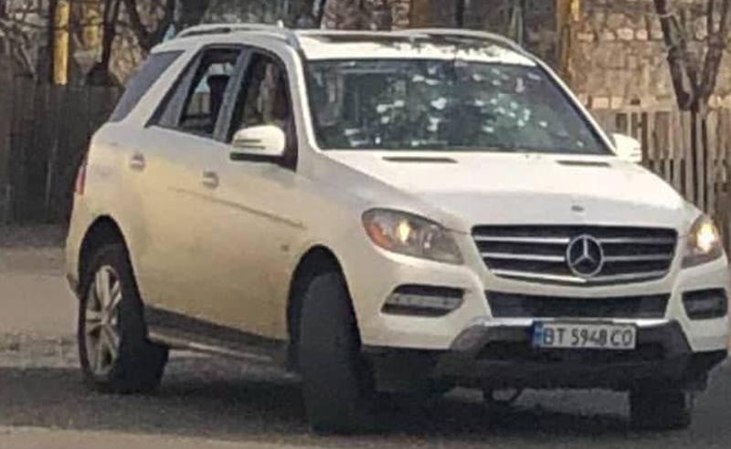რუსეთის მხარეს გადასული ხერსონის ვიცე  მერი ავტომობილში ჩაცხრილეს -  დაჭრილია მისი მეუღლეც
