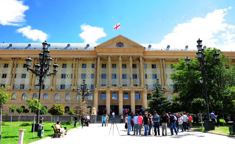 სისხლიანი გარჩევა თბილისში - ე.წ. ქურდული გარჩევის მონაწილეები განაჩენის მოლოდინში არიან