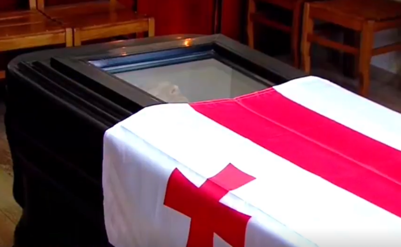 უკრაინაში დაღუპული ქართველი გმირები სამშობლოში ჩამოსვენეს -  ოჯახები სამძიმარს იღებენ