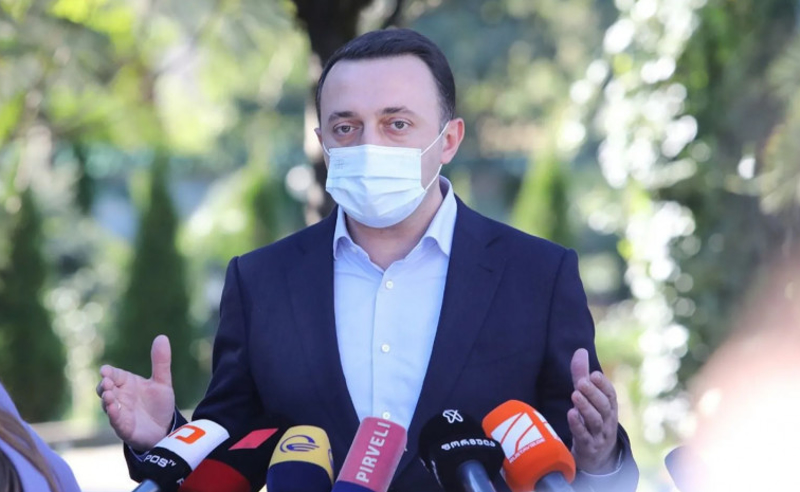 სკანდალში გახვეული პრემიერი თავის მართლების რეჟიმშია - ღარიბაშვილისთვის მაშველი რგოლი ივანიშვილთან დაახლოებული ბიზნესმენია