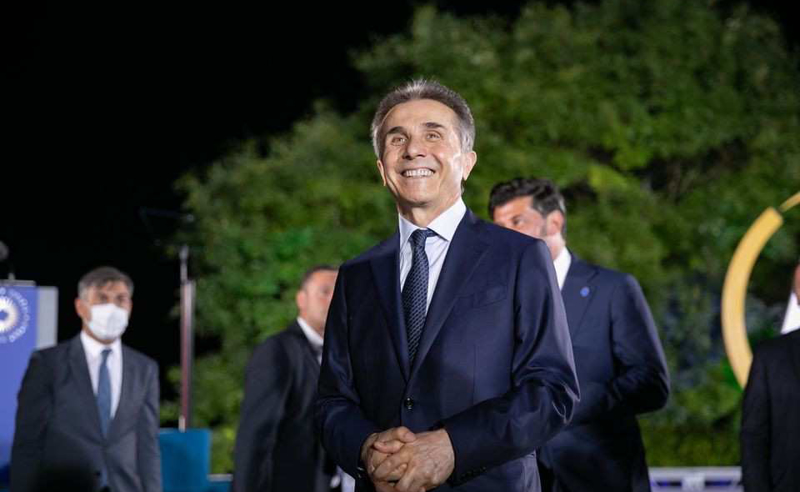 რატომ გამოდის ივანიშვილი ჩრდილიდან - "ოცნების" ლიდერები კითხვებს გაურბიან