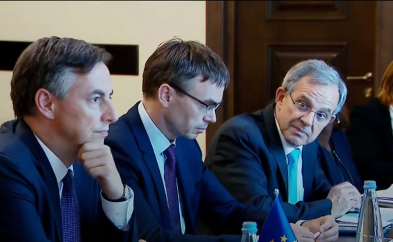 ევროპარლამენტარები ოპოზიციონერ დეპუტატებს ხვდებიან
