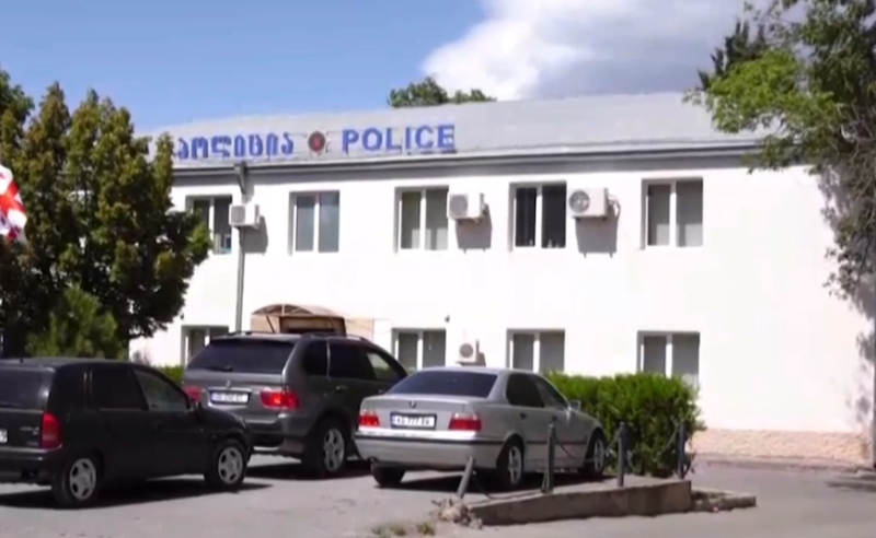 გარჩევა კრიმინალურ ავტორიტეტებსა და კასპის პოლიციის უფროსს შორის