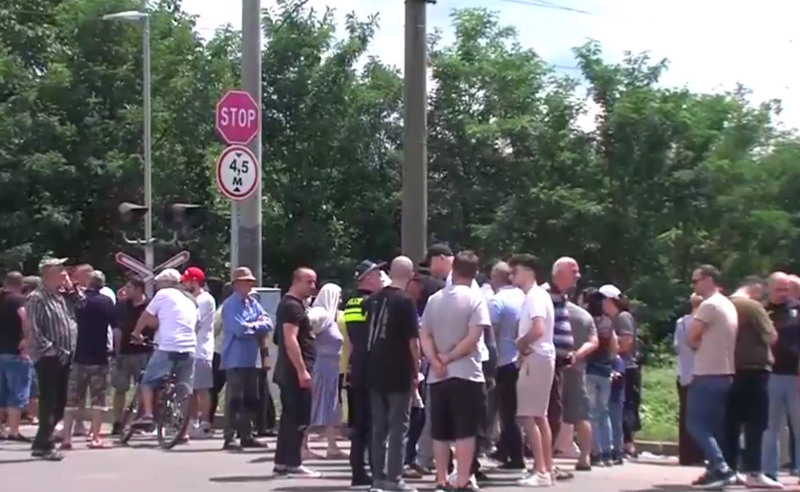 აქცია ქუთაისის მეტალურგიულ ქარხანასთან - მოსახლეობამ გარემოს დაბინძურება გააპროტესტა