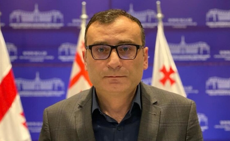 აჭარაში ოპოზიცია აქტივისტებს ავალებს,  კედლები და მაისურები ქსენოფობიური განცხადებებით ააჭრელოს - ტიტე აროშიძე