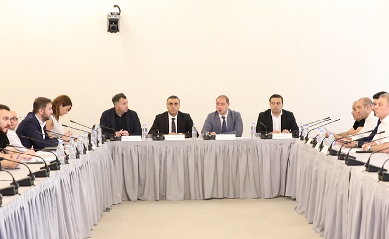 "ოცნებამ" სამუშაო პროცესს "სამართლიან არჩევნებთან" ერთად „მოსამართლის გუშაგიც“ ჩამოაშორა