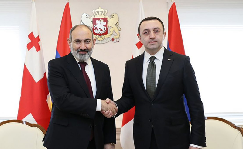 სატელეფონო ზარი ფაშინიანსა და ღარიბაშვილს შორის - რაზე ისაუბრეს პრემიერ-მინისტრებმა