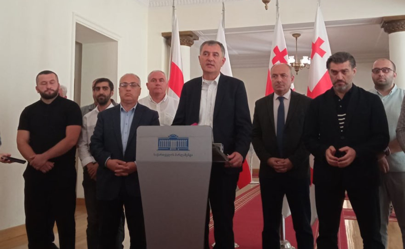 ამერიკული დაფინანსება საქართველოში დემოკრატიის შერყევისკენაა მიმართული - ივანიშვილის დეპუტატები