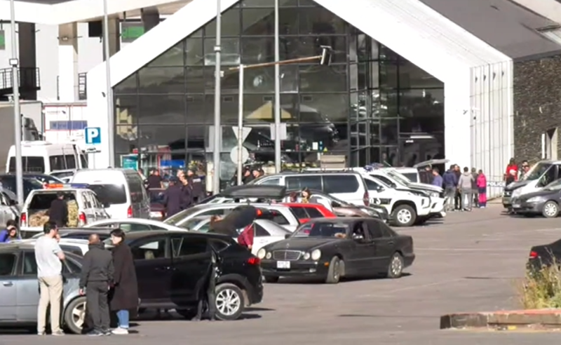 "თუ ფული არ გაქვს, 4-5 დღე გიწევს დგომა" - ვითარება ლარსზე