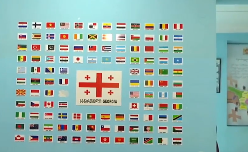 დანაშაულებრივი პოსტერები სკოლაში - რას ამბობს შეკვეთის შემსრულებელი სარეკლამო კომპანია 