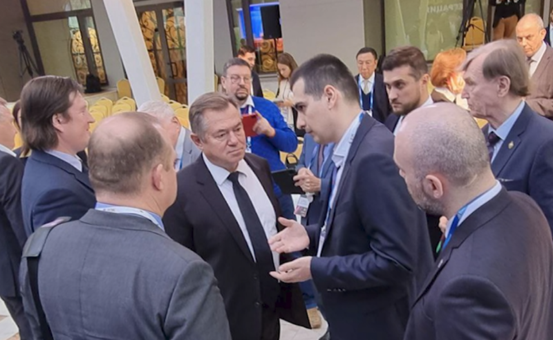 „კონსერვატიული მოძრაობის“ ლიდერები სპეციალური მიწვევით რუსეთში იმყოფებიან
