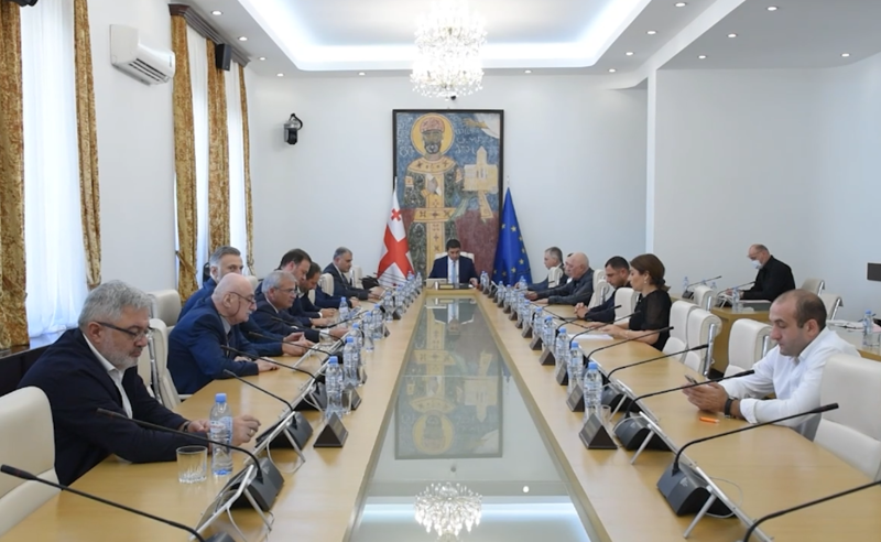 დეოლიგარქიზაციის შესახებ კანონპროექტი დღეს ბიუროს წარედგინება