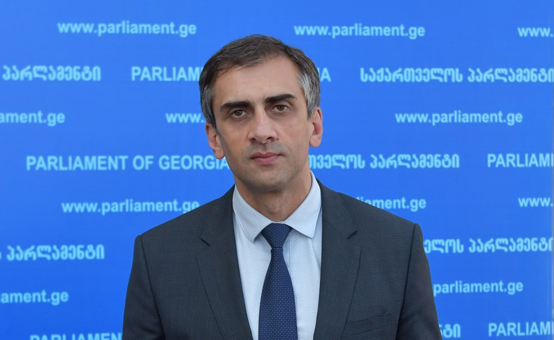 დიდი ალბათობით „ქოლცენტრების" უკან დავით კეზერაშვილი დგას - "ოცნების" დეპუტატი
