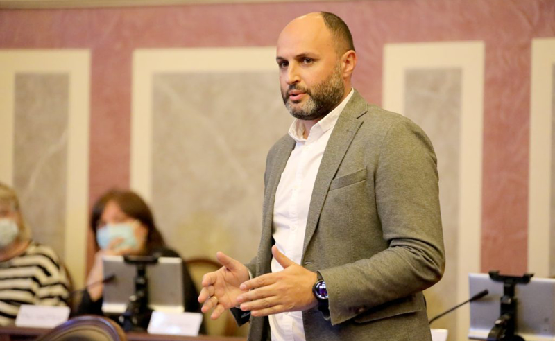 ნაციონალურ მოძრაობაში თავმჯდომარის არჩევნების ჩატარების მომხრეთა რიცხვი საათობრივად იზრდება - ირაკლი ნადირაძე
