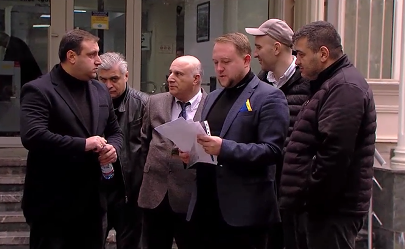 უჩა მამაცაშვილი „ატიკორუფციული მოძრაობის“ წინააღმდეგ - სააპელაციო სასამართლოში პროცესი მიმდინარეობს