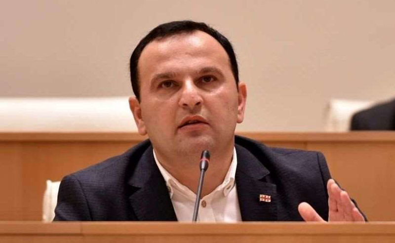 „კოლაბორაციონისტის მნიშვნელობა იცი საერთოდ?“ - დაპირისპირება მანჯგალაძესა და "ოცნების" ლიდერებს შორის
