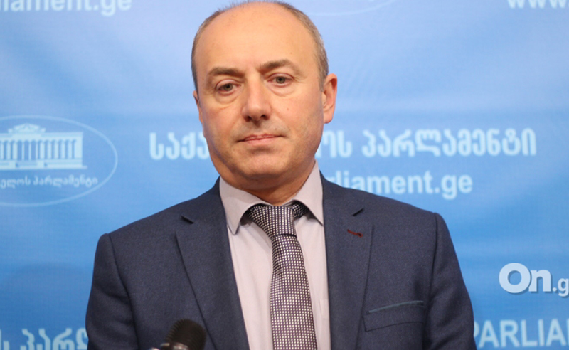 რას ნიშნავს ევროკავშირის "არაფრისმომცემი სტატუსი"? - ივანიშვილის დაჯგუფება განმარტებას ვერ აკეთებს