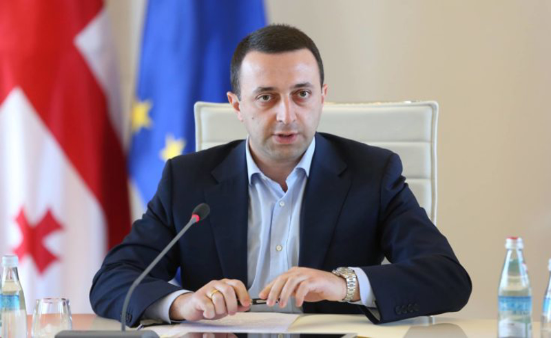 "ექსტრემისტები", "ომის და სიკვდილის პარტია" - პრემიერის ტრადიციული იერიში ოპოზიციაზე