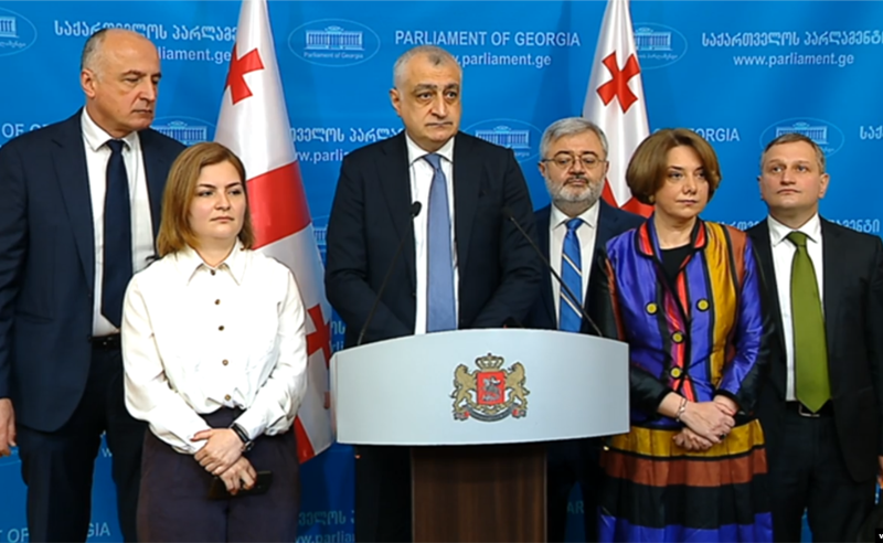 ხელისუფლების პროპაგანდისტული ნაბიჯი - ხაზარაძის გუნდი პრემიერს  პასუხობს