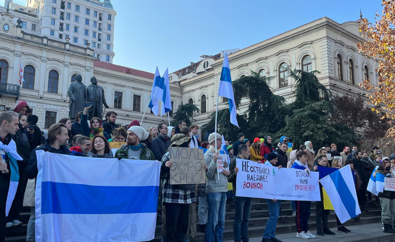 "არა ომს" - უკრაინისა და რუსეთის მოქალაქეები პუტინის აგრესიას აპროტესტებენ