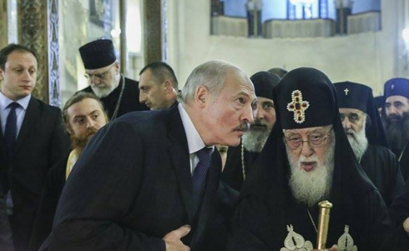 ალექსანდრ ლუკაშენკო საქართველოს კათოლიკოს-პატრიარქ ილია II-ს 90 წლის იუბილეს ულოცავს