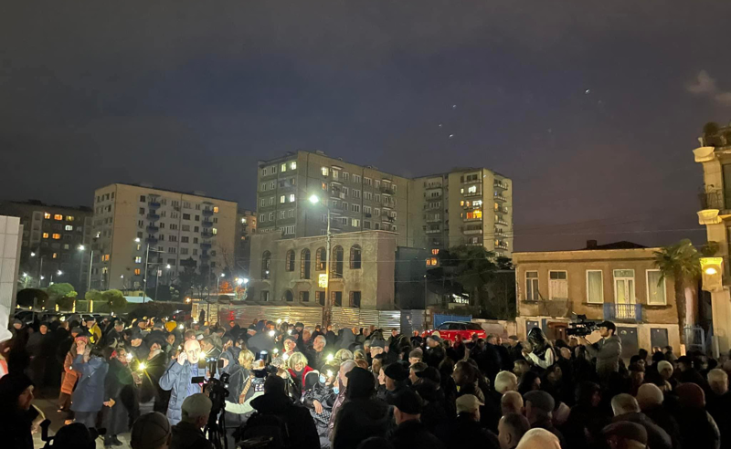 "გადაარჩინეთ სააკაშვილი!" - პროტესტი სამეგრელოსა და იმერეთში
