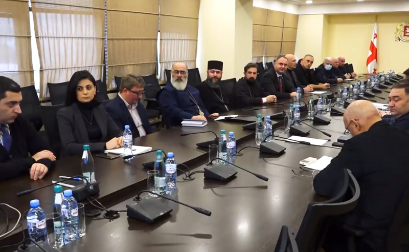 მღვდლებს სავალდებულო სამხედრო სამსახურის ნაცვლად, მთავრობა ალტერნატივას სთავაზობს