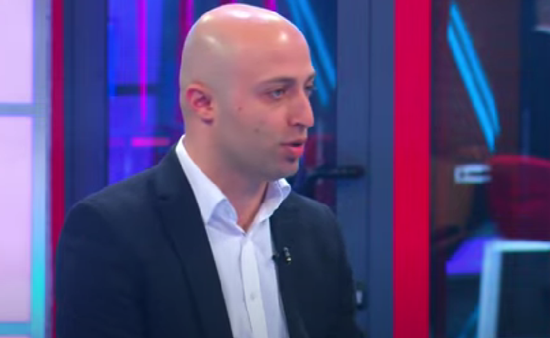 რუსეთთან ფრენების აღდგენა კრემლის ჯილდოა, რომელიც მან ,,ოცნებას" ფლირტის გამო დაუწესა - ბერდია სიჭინავა