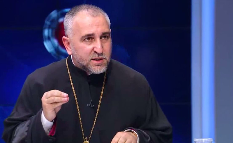 სააკაშვილის საზღვარგარეთ გადაყვანა სამართლებრივად უნდა გადაწყდეს, ჩვენ ვერ ჩავერევით - მამა გიორგი 