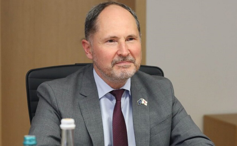 ცალკეული მიმართულებით მეტი მუშაობაა საჭირო - ევროკავშირის ელჩი საქართველოში EU-ს დოკუმენტზე