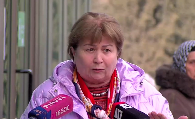 ყინვა და თოვლი რომ იყოს, მოვალ და მაინც დავჯდები - "ვივა მედმა" სააკაშვილის მხარდამჭერებს კარი ჩაუკეტა 