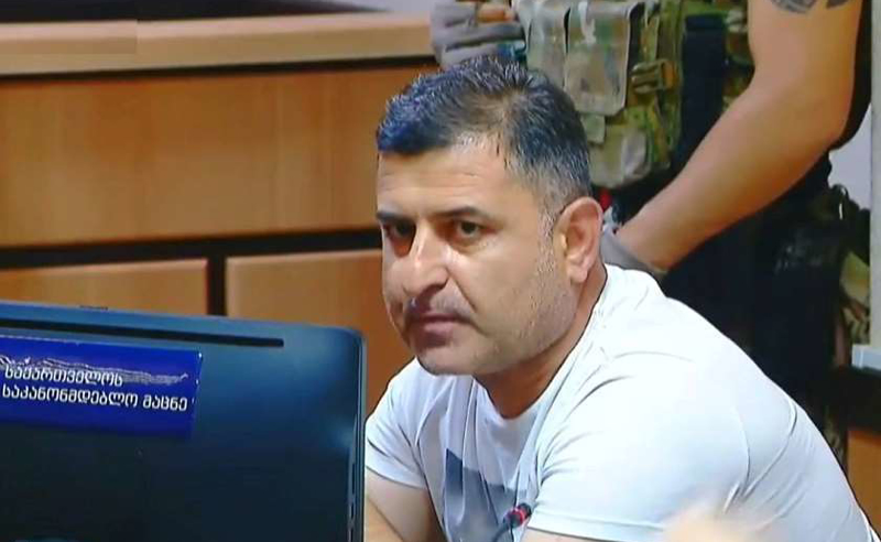საქალაქო სასამართლოში გოგაშვილის პროცესი იმართება - ჩვენებას სუსის თანამშრომლები მისცემენ