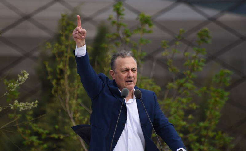კარგი იქნებოდა, იმ ნახატებთან ერთად, სალომე ზურაბიშვილიც გაეტანათ რეზიდენციიდან - ნათელაშვილი