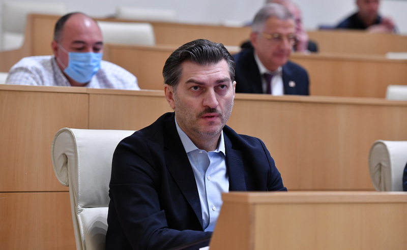 კეთილი ინებოს და განმარტება გააკეთოს, პრაისს დავურეკო, კანონის ინიცირებას ვაპირებ და თანახმა ხარ თუ არა? - ყაველაშვილი