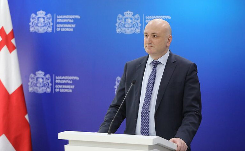 ივანიშვილზე დასმული კითხვის შემდეგ ჯანდაცვის მინისტრმა „პირველების“ ჟურნალისტს ლოცვა ურჩია და გაიქცა