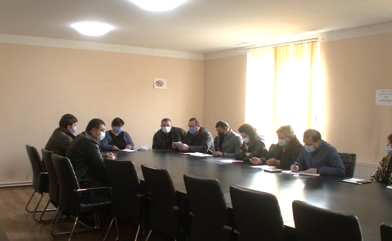 "კასპის საკრებულოში ტურები ყმუიან" - დაპირისპირება "ნაციონალური მოძრაობის" წევრებს შორის