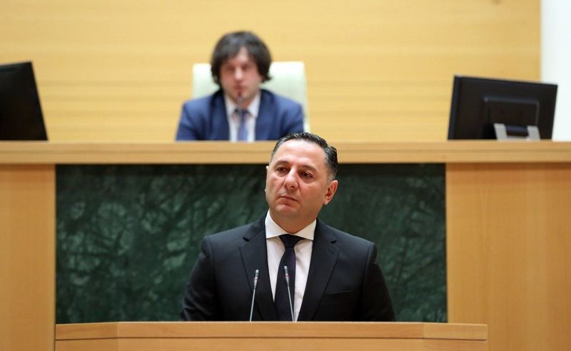 პარლამენტში დღეს ვახტანგ გომელაურს მოუსმენენ