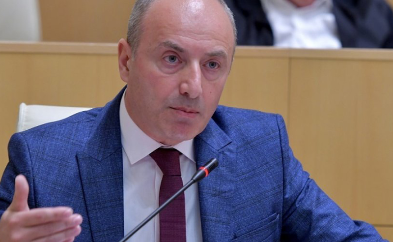 თუ პრეზიდენტს არ აქვს კონსტიტუცია, შემიძლია ვაჩუქო და წაიკითხოს თავისი ფუნქციები - მაჭარაშვილი