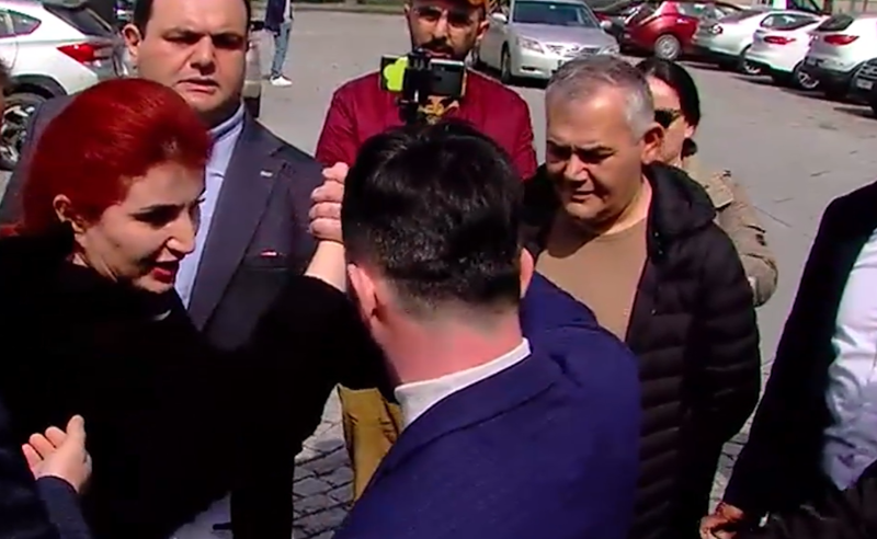 "ოცნების" რეგიონული ტურნე აჭარაში ფიზიკური და სიტყვიერი დაპირისპირებით დაიწყო (ვიდეო)