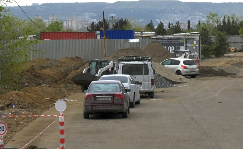 უნივერსიტეტის მიწებს ყიდიან