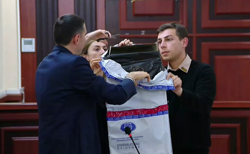 დააზიანეს თუ არა მთავარი მტკიცებულებები ვაკის პარკის შადრევნის საქმეში - ხმაურიანი სასამართლო პროცესი გძელდება