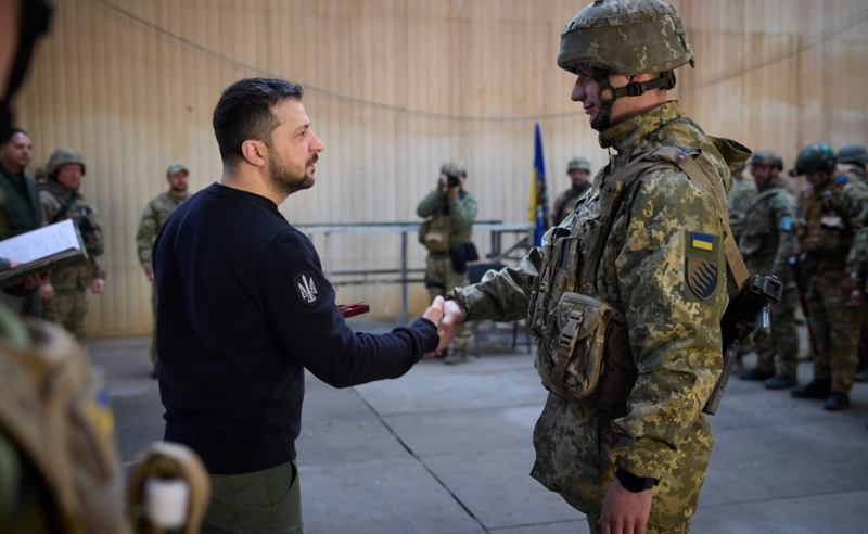 ზელენსკიმ დონეცკის რეგიონში ვიზიტისას უკრაინული დაცვის მოწინავე პოზიციები მოინახულა