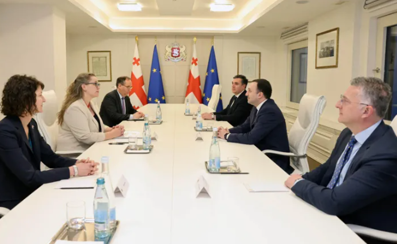პირველი შეხვედრა მოსამართლეების დასანქცირების შემდეგ - პრემიერი, ბაიდენის ადმინისტრაციის მაღალჩინოსანს შეხვდა
