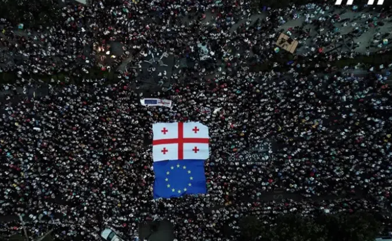 მოსახლეობის 89% EU-ში, 80% კი NATO-ში გაწევრიანება სურს - კვლევა