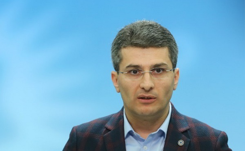 დამშვიდდით, ლგბტ პროპაგანდის აკრძალვის შესახებ კანონს არ მივიღებთ - მდინარაძე ოპოზიციას