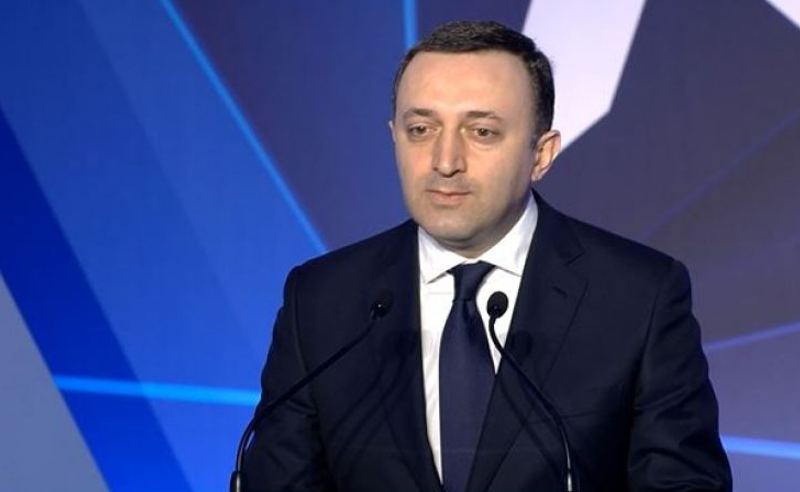 LGBT პროპაგანდით, ბავშვებისთვის სქესის შეცვლის დაკანონების მცდელობით თავს გვახვევენ ყალბ ფასეულობებს - პრემიერი