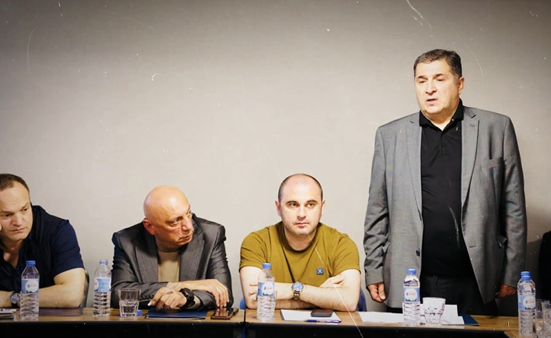სააკაშვილის მაგინებელი ენმ-ს პარტნიორი ხდება - პარტიის წევრები ხაბეიშვილსგან განმარტებებს ითხოვენ