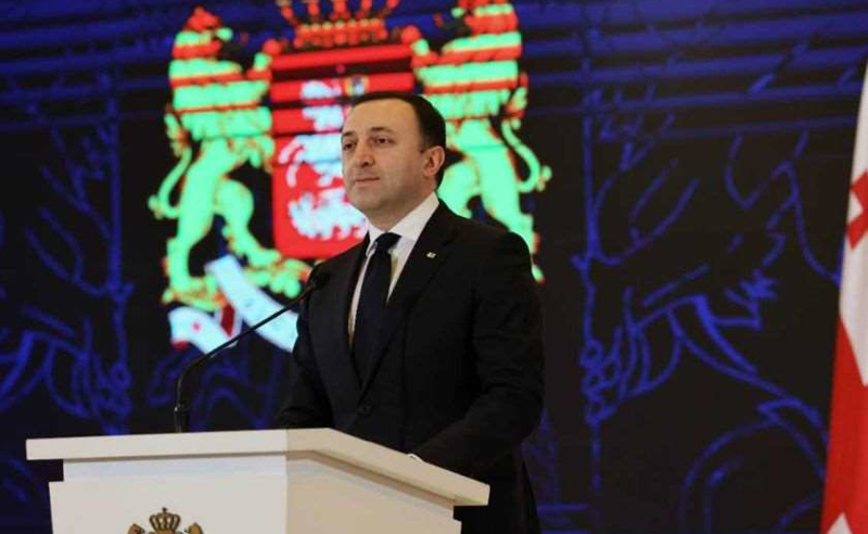ღარიბაშვილი ისტორიის გაყალბებაშია ბრალდებული - პრემიერმა, ფაქტობრივად, ყველა წინა ხელისუფლება რუსეთთან ომის დაწყებაში დაადანაშაულა